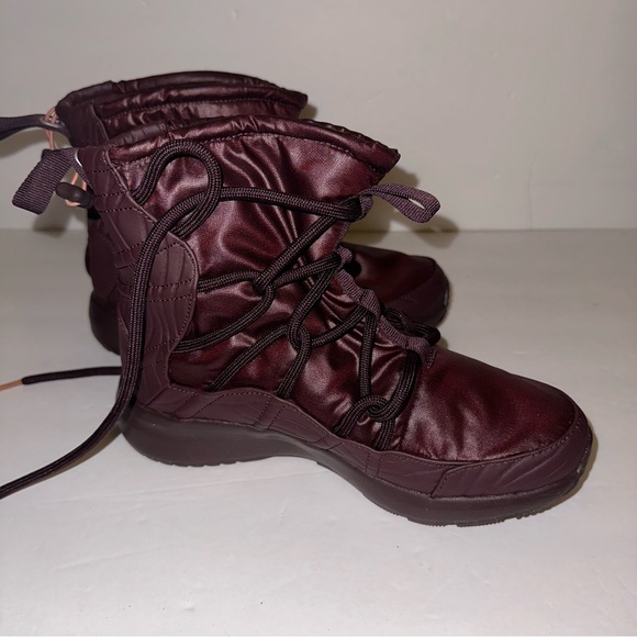 Nike Tanjun High Rise Women's Boots Burgundy New, Unworn, without tag/Box size 6 - Picture 3 of 15